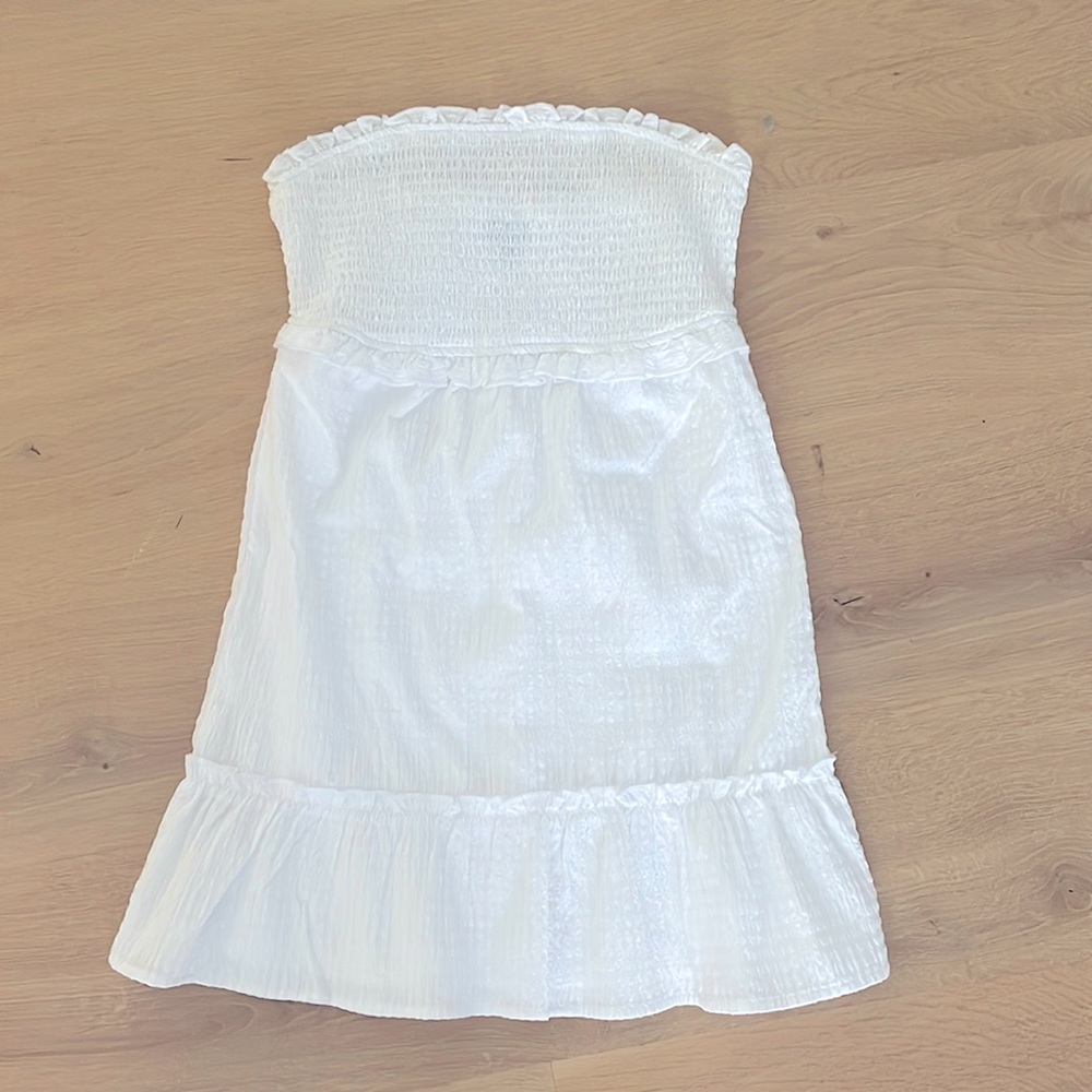 Short white dress